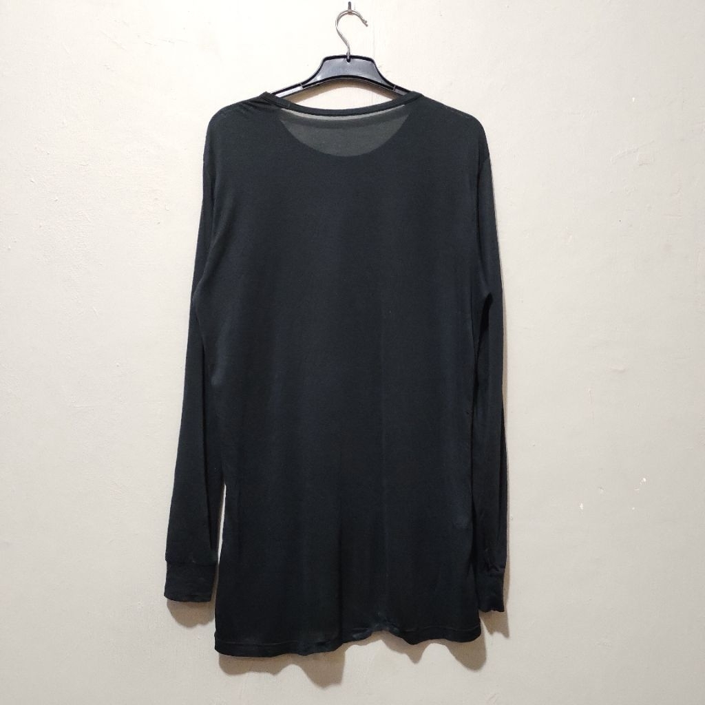 UNIQLO Heattech uniqlo heattech hitam black heattech kaos olahraga kaos Olga kaos uniqlo kaos gym he