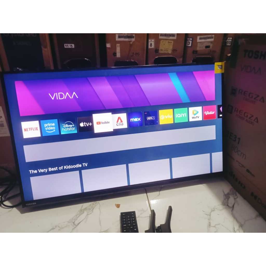 SMART TV Toshiba 32In HD Sudah Youtube Digital TV Kondisi bekas pemakaian 4485F