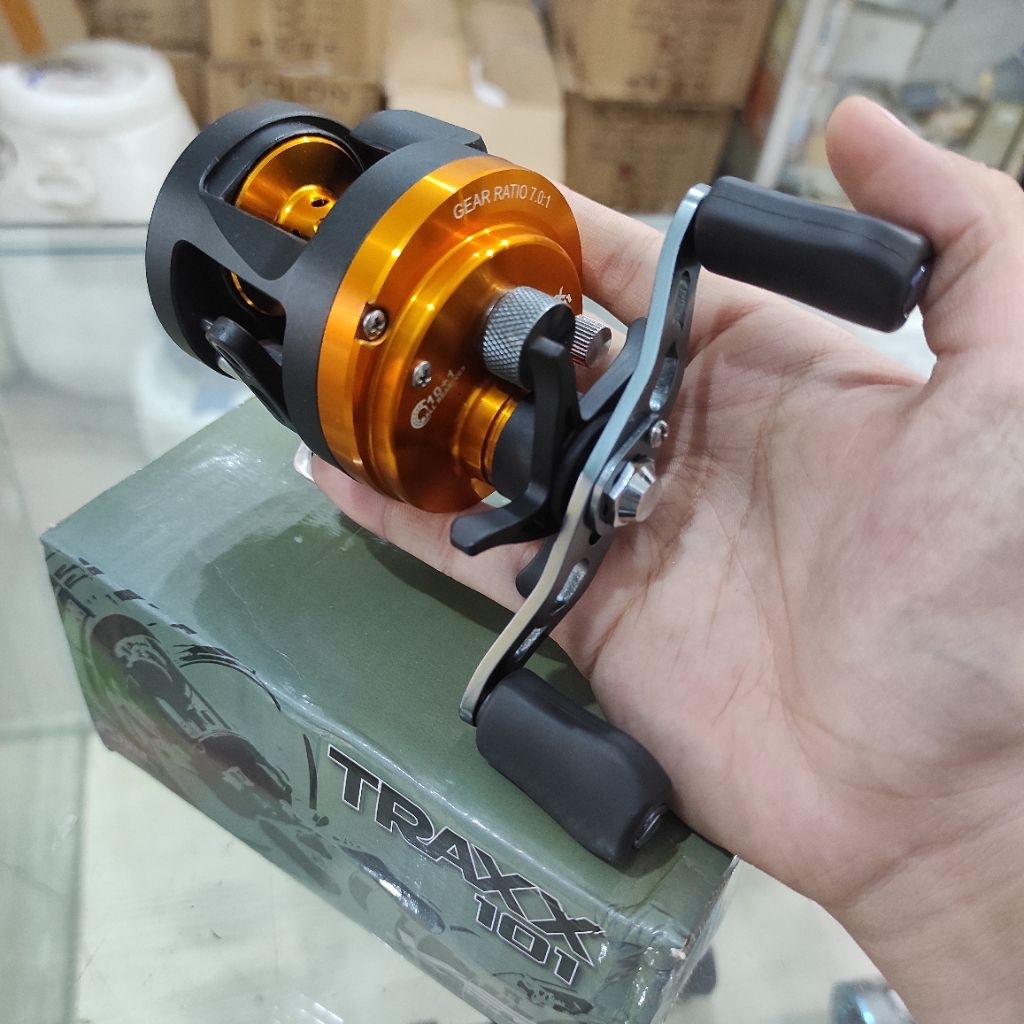 reel OH versus TRAXX 101  handle aluminium knop EVA  left /kiri