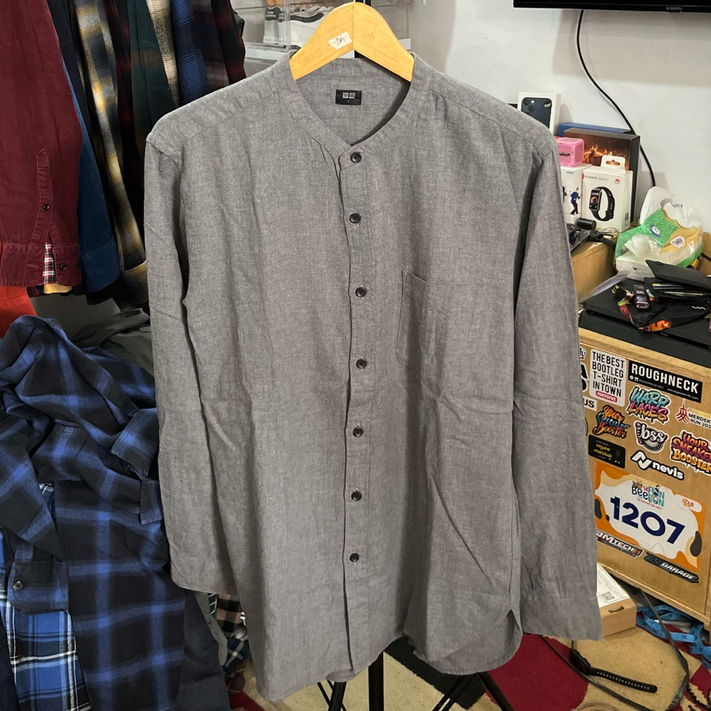 KEMEJA UNQLO SHANGHAI ABU SECOND LIKE NEW