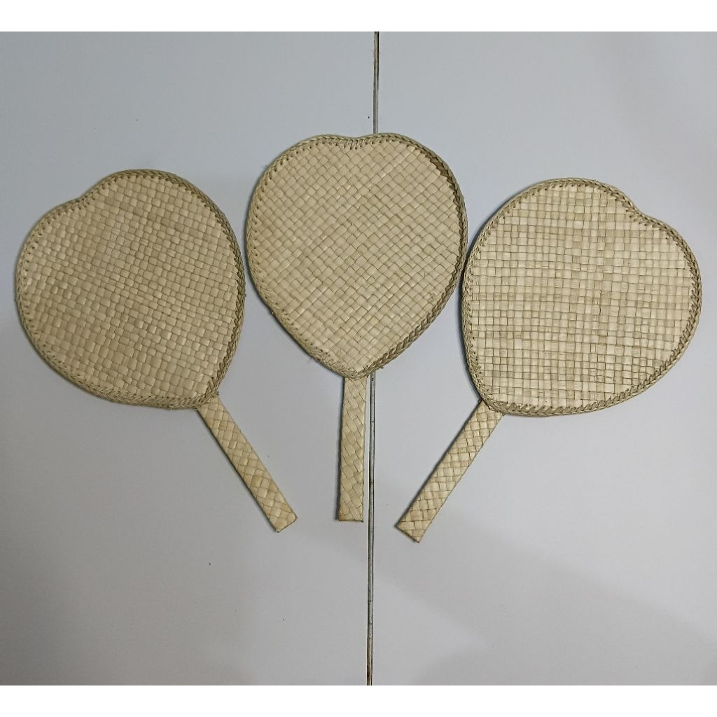 Kipas anyaman pandan Love / Kipas pandan Love / Kipas pandan / Kipas anyaman / Souvenir / Souvenir p