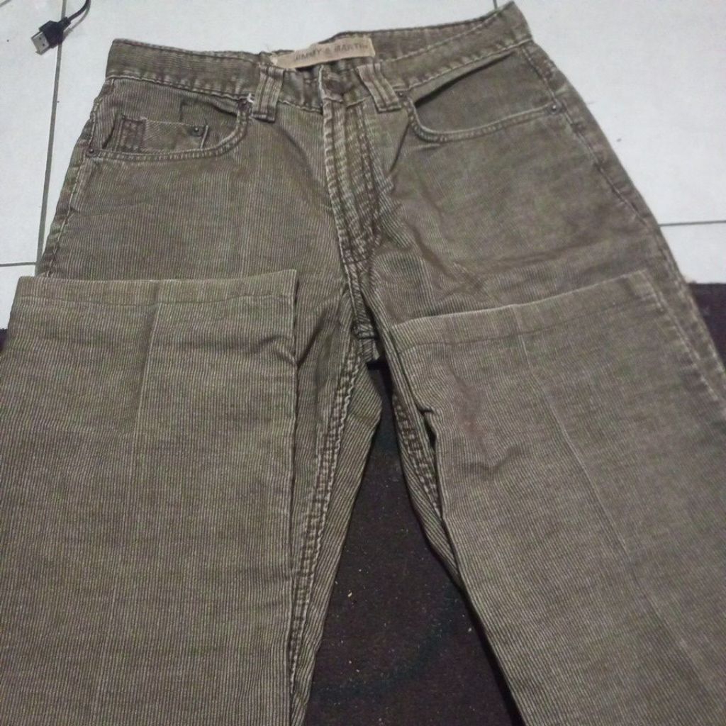 celana jeans corduroy