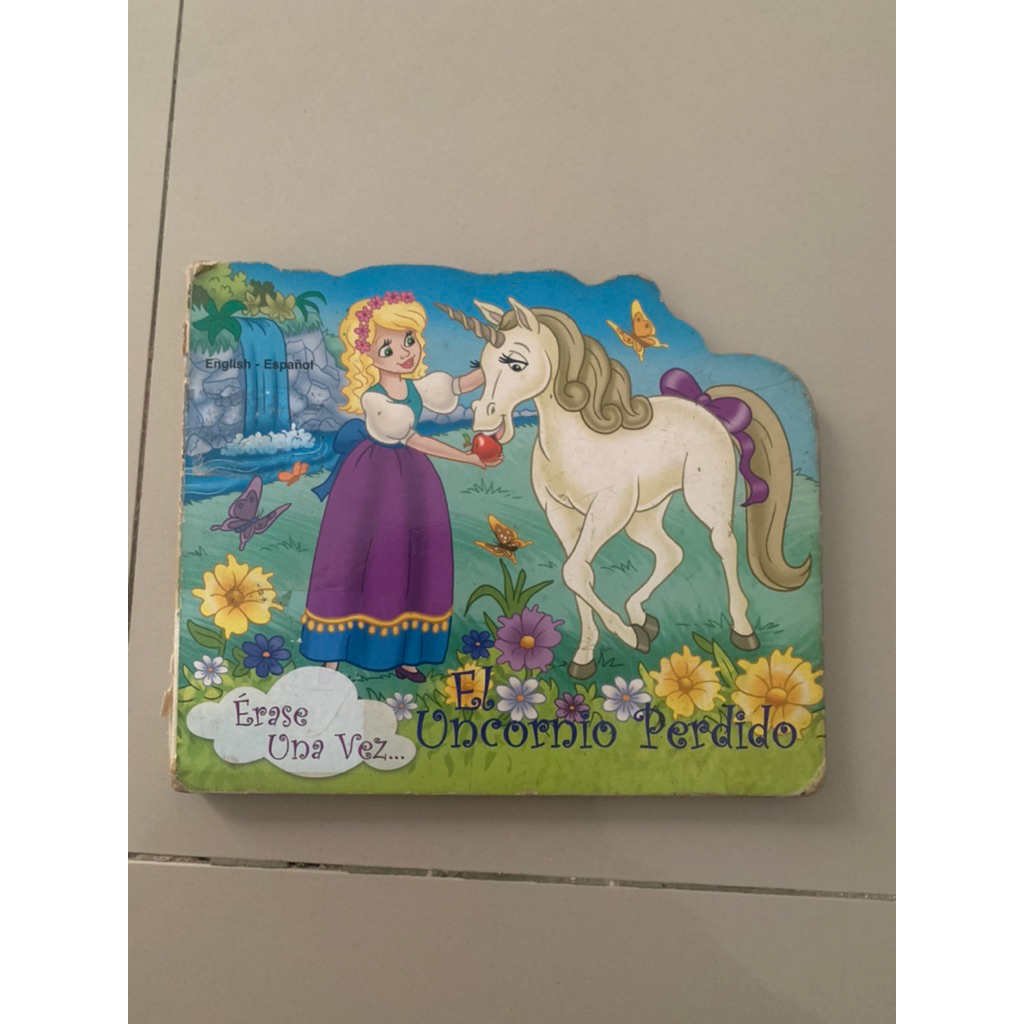 Preloved buku cerita bahasa Inggris-Spanyol