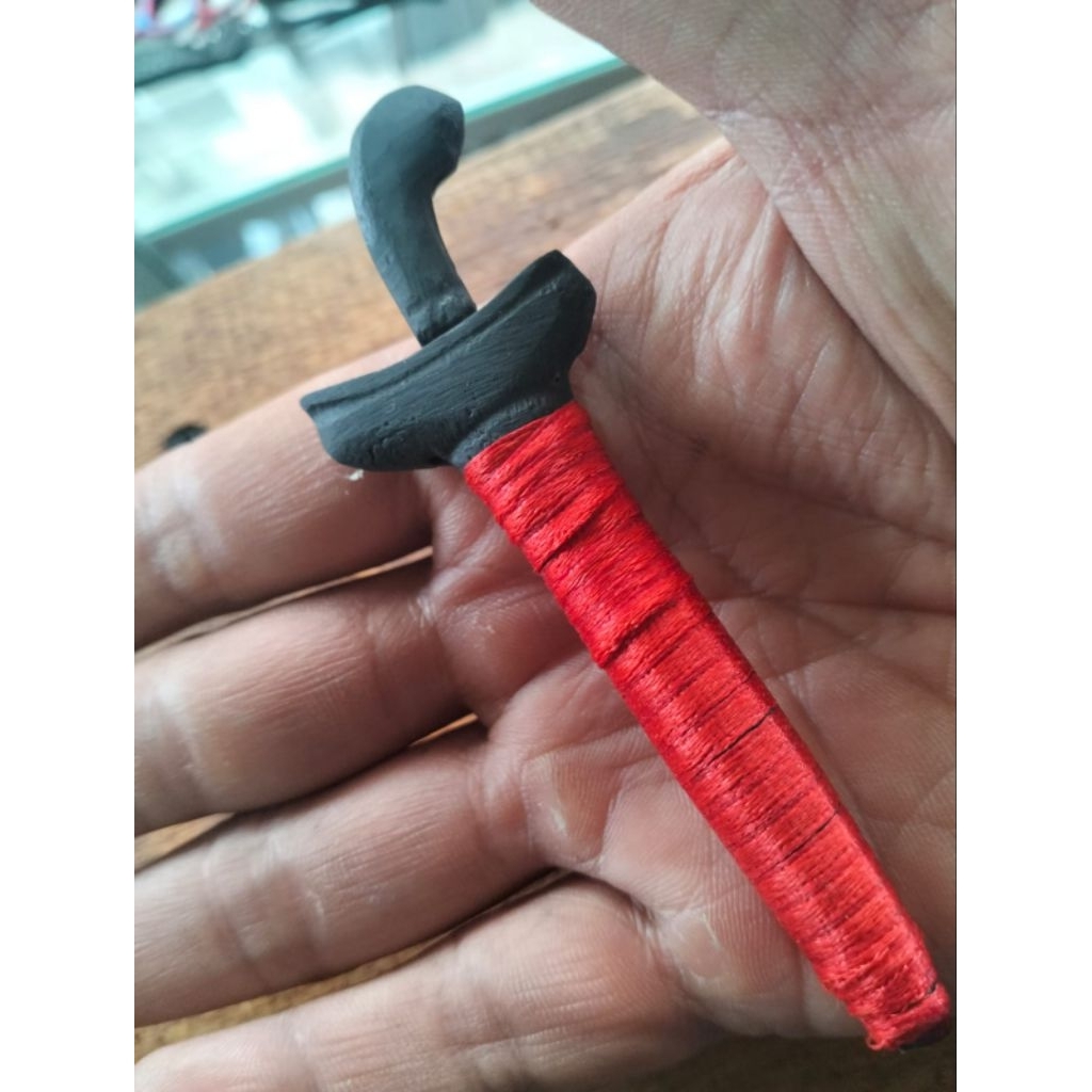 koleksi keria mini/keris fiber pita merah mini/keris combong hitam