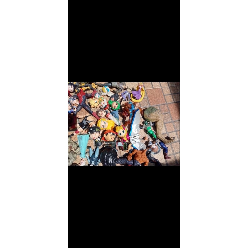 Mainan Junk Figure Campur