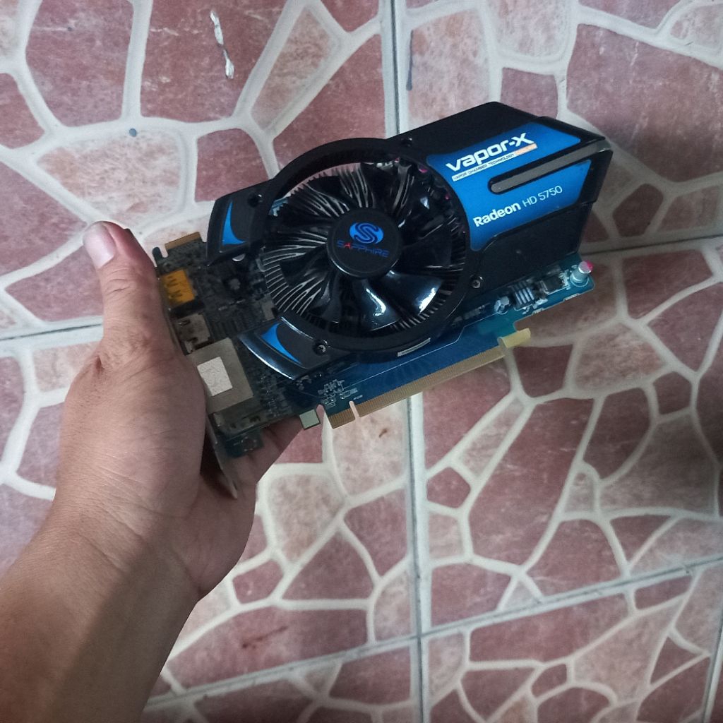 vga card 1gb ddr5 128bit amd hd 5700