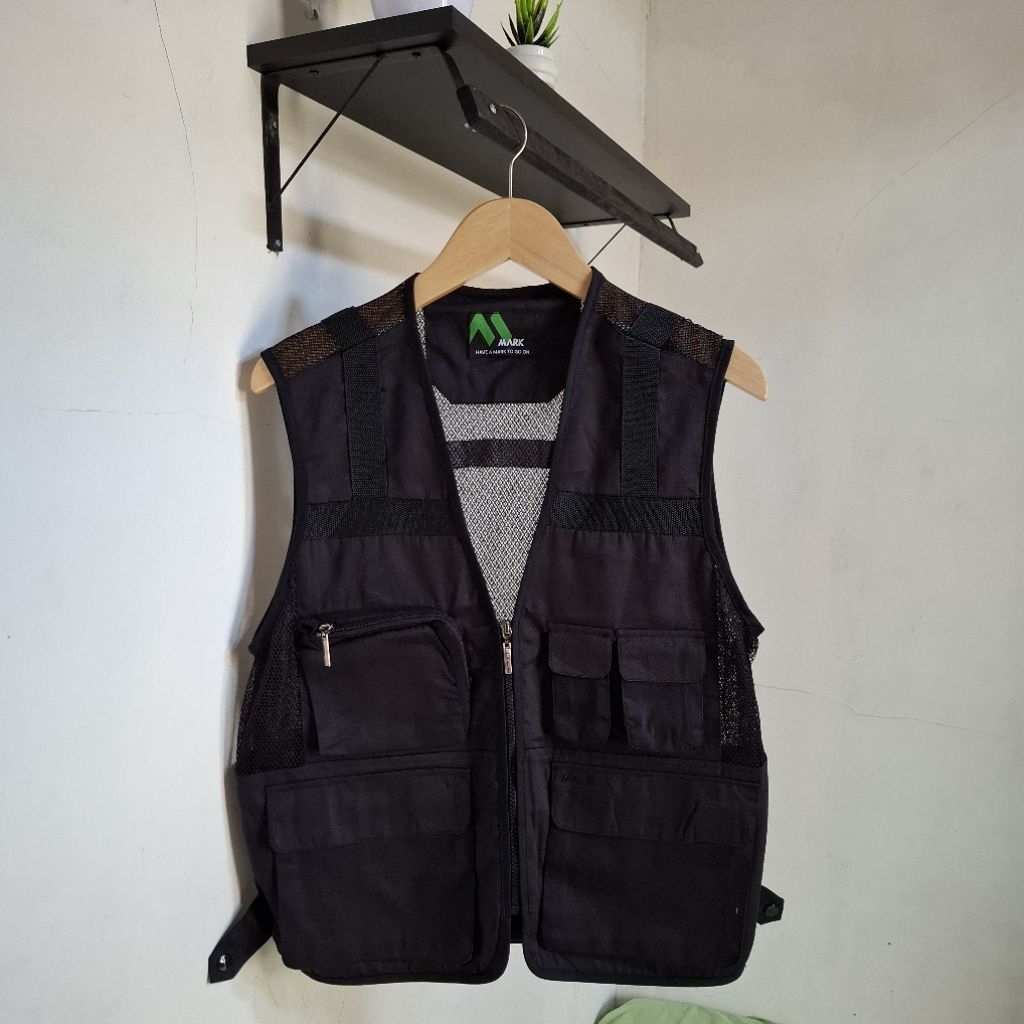 Vest Mark Black