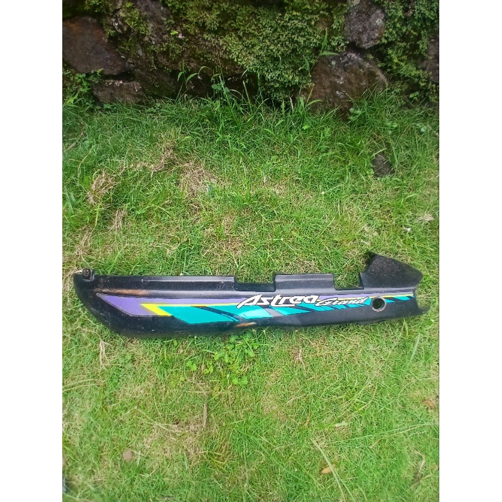 Cover Body Honda Astrea Grand Bulus 93 Sebelah Kiri Cat Strip Original Copotan