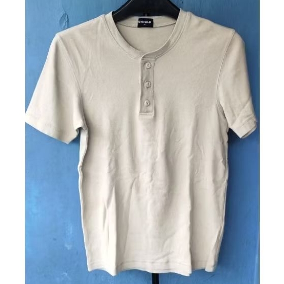 kaos polos Uniqlo Baju Halfbutton Coksu