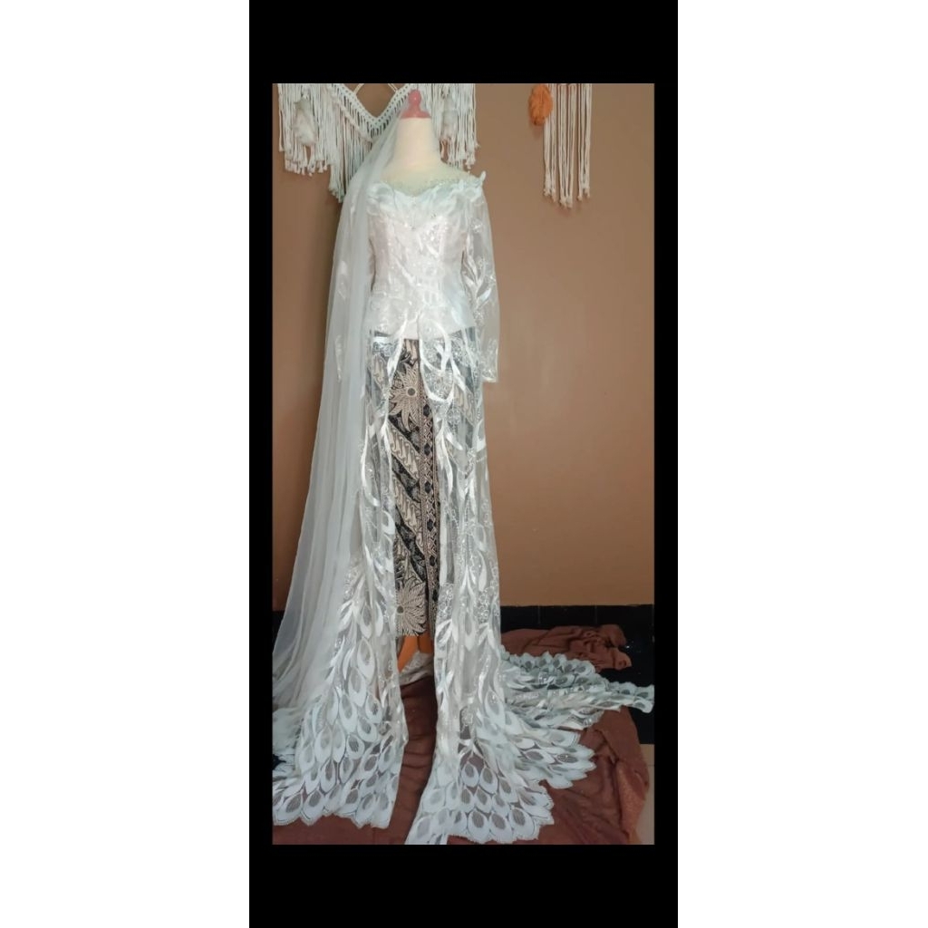 kebaya akad putih panjang