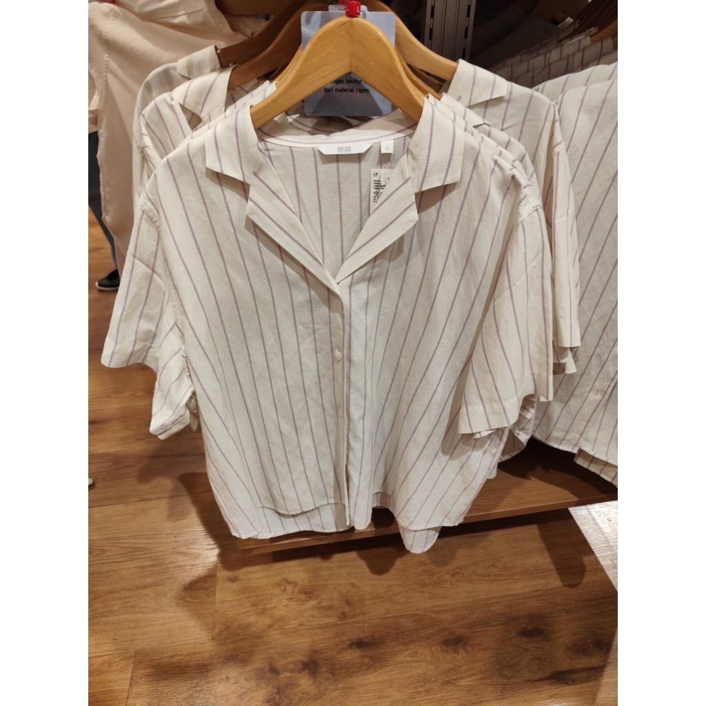 Kemeja Linen Blend Kerah Terbuka Lengan Pendek Wanita Uniqlo (Unisex)