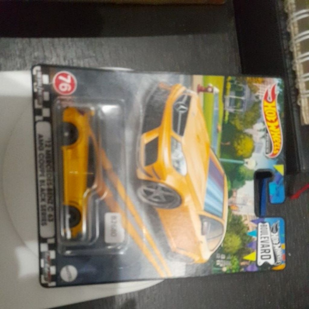 hotwheels  12 mercedes benz C63 AMG coupe black series