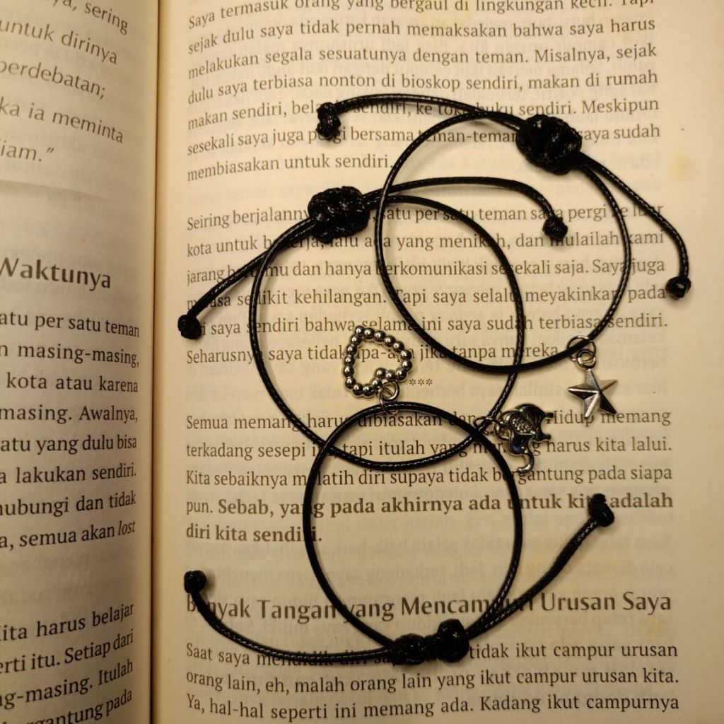 gelang korea aesthetic / gelang polos / gelang hitam
