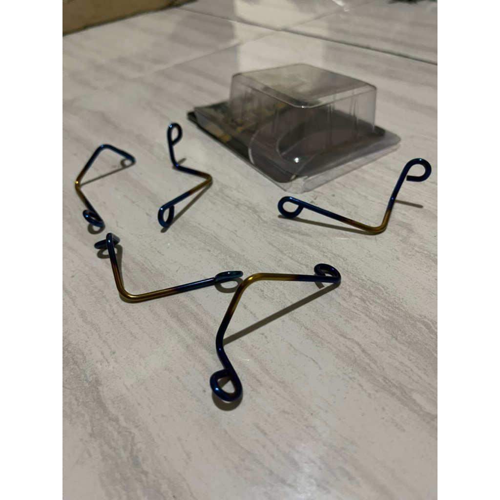 Breket Tabung Minyak Rem Depan