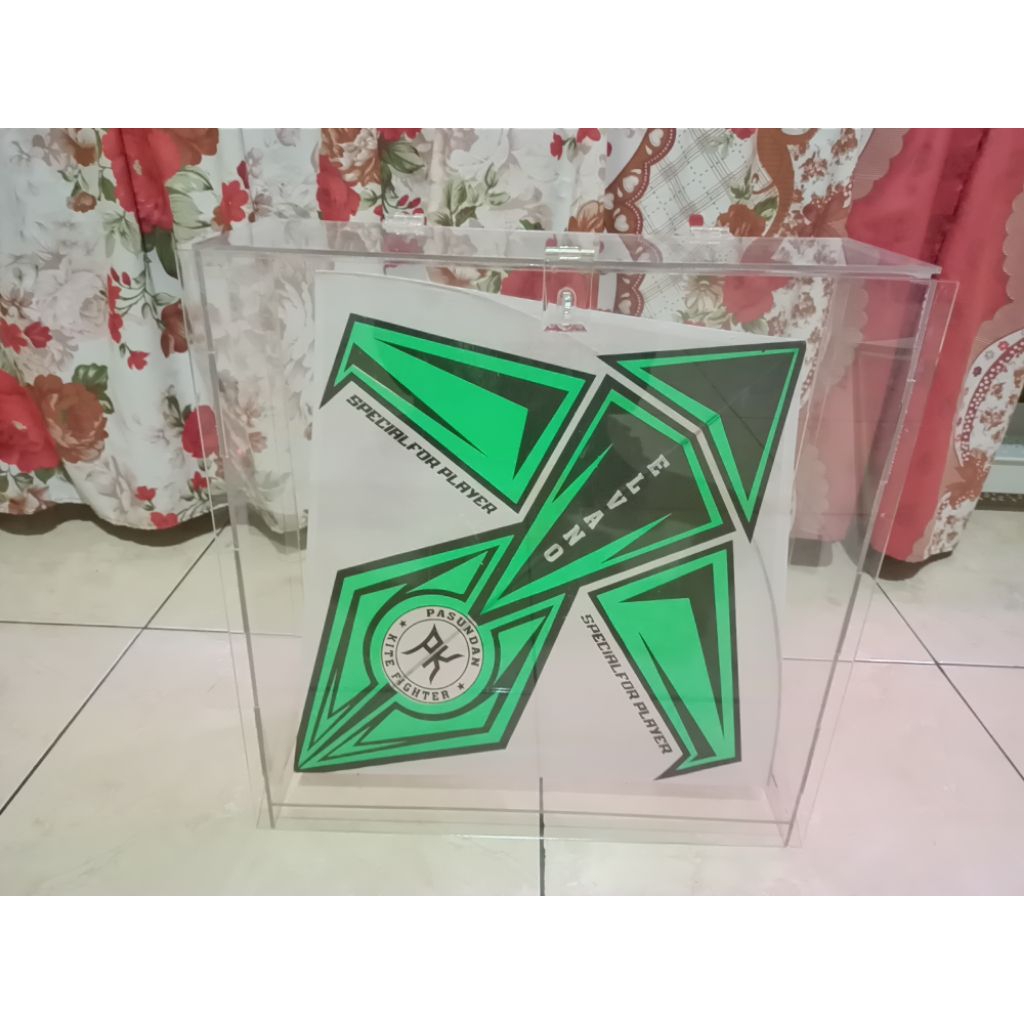 Box Layang Layang Akrilik Bening Custom Logo
