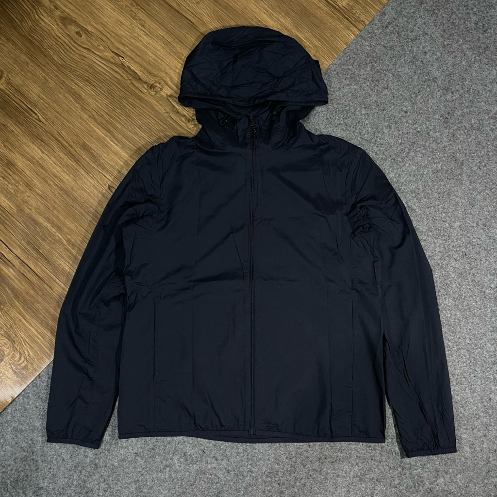 Jaket running Uniqlo second