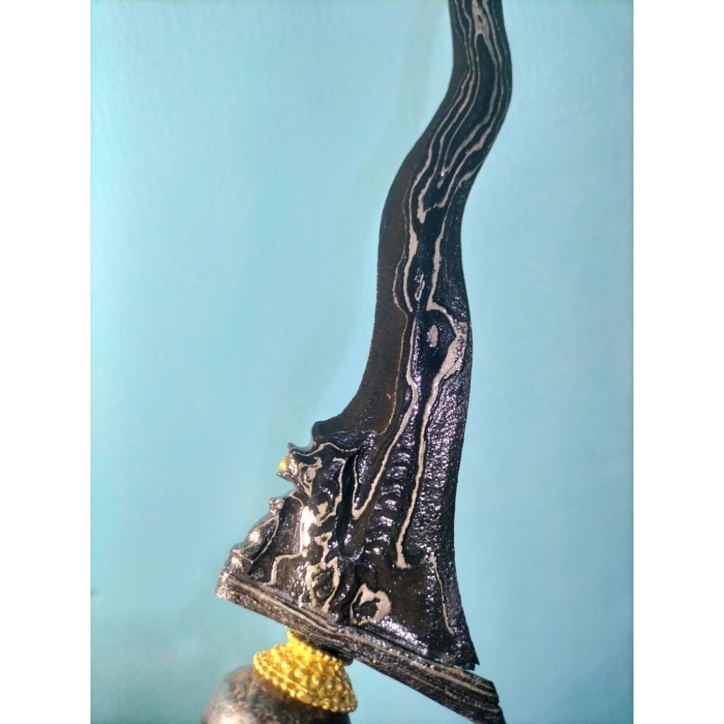 Keris Nogo Siluman Luk 9 Pamor Ngulit Semangka / Keris Naga Siluman ngemut kuningsari / perunggu