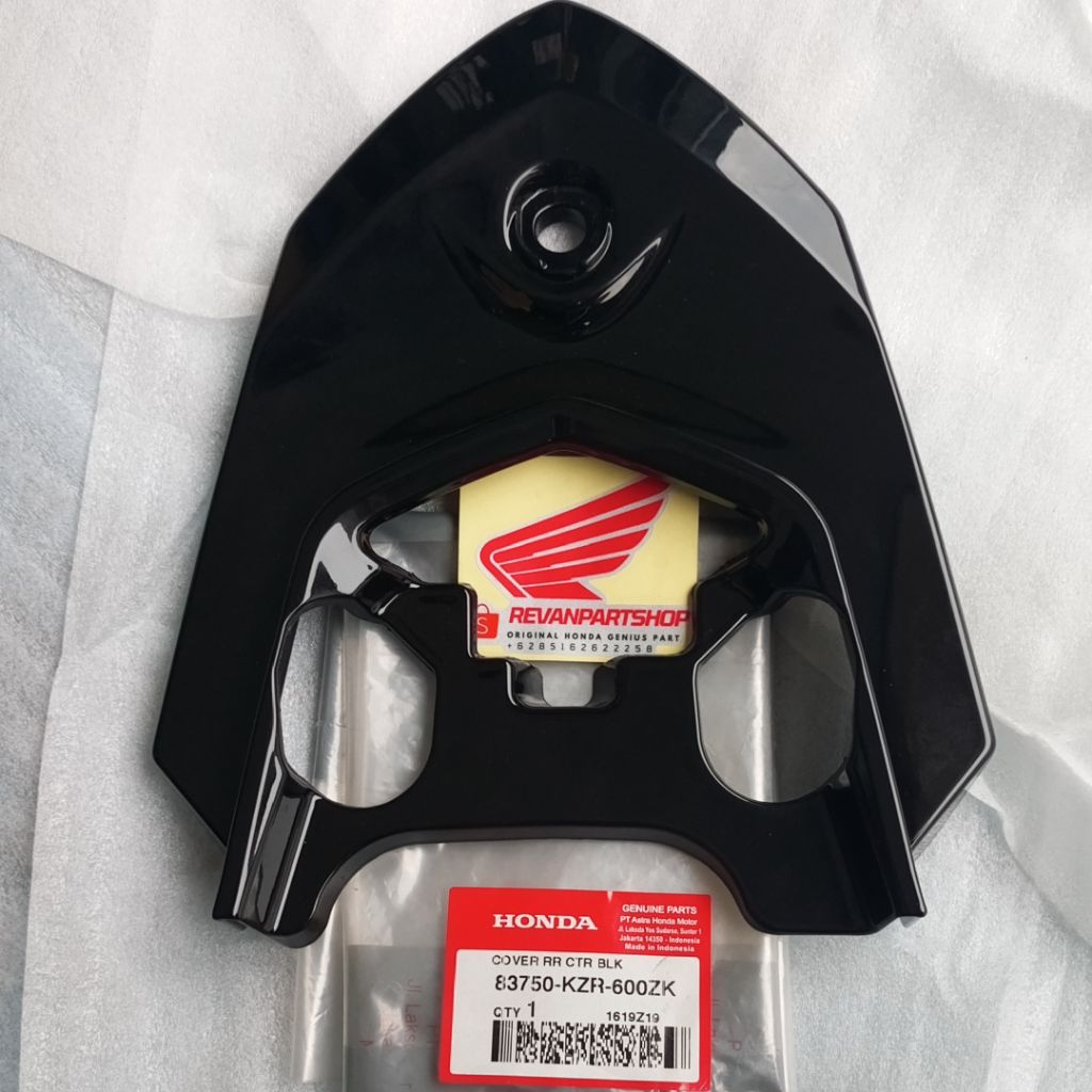 83750KZR600ZK COVER RR CENTER HITAM GLOSY SAMBUNGAN BODY BELAKANG VARIO 125 KZR 2012-2014 ORIGINAL H