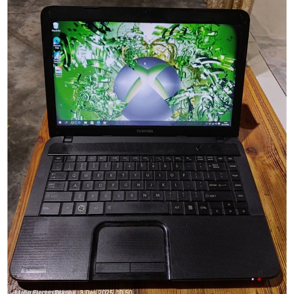 Laptop Toshiba C840 Core i7 ram 8gb ssd 128gb normal siap pakai