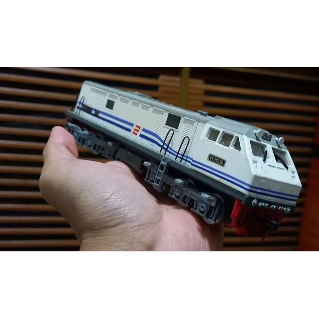 Agung Craft - Miniatur Kereta Api Model - Lokomotif CC 203 Livery WnB PERUMKA - Dummy tanpa mesin Sk