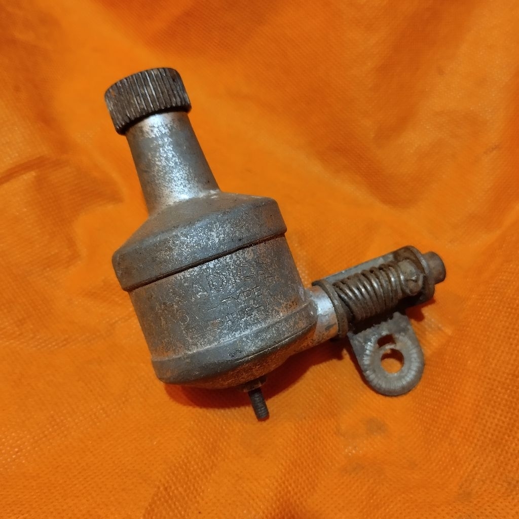 Aksesoris sepeda onthel klasik dinamo merk Radios, posisi kiri