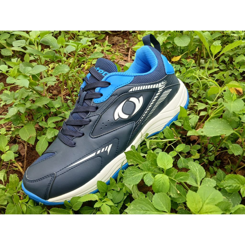 sepatu tenis badminton branded astec original