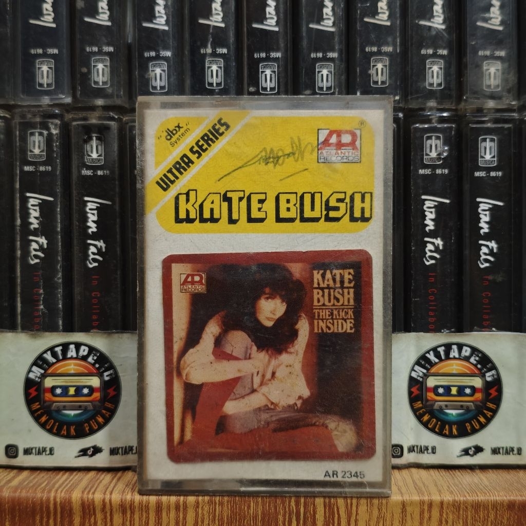 Kaset - Kate Bush - The Kick Inside - Kaset Pita - Radio Tape - Radio - Pemutar Kaset - Retro - Clas