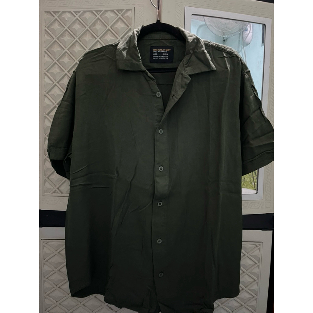 ERIGO KEMEJA POLOS HIJAU ARMY UKURAN L (second)