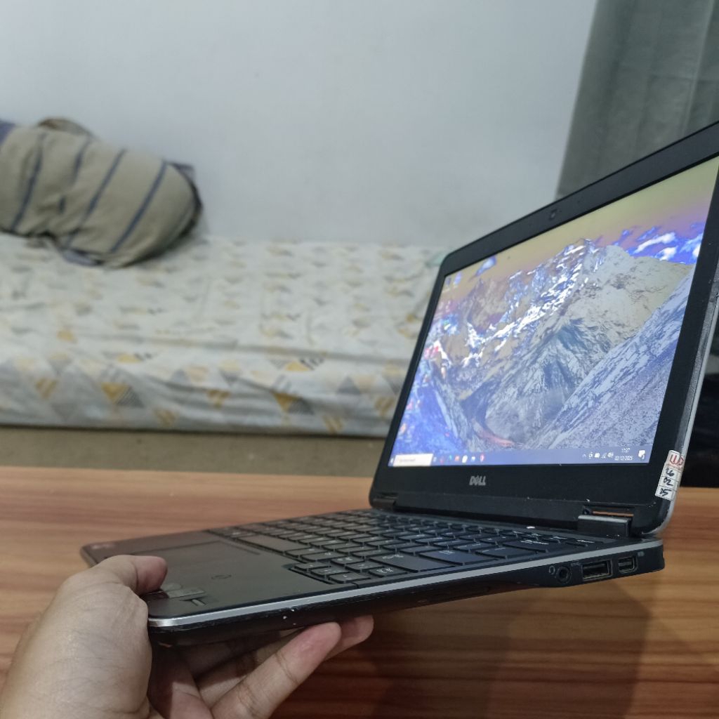 laptop tipis Dell Core I5 ram 8gb sudah ssd bukan Amd, I7, I3