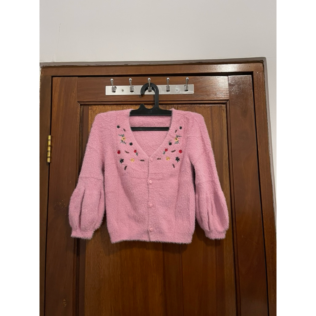 CARDIGAN CROP PINK BORDIR KNIT FUR FUZZY CANTIK LEMBUT