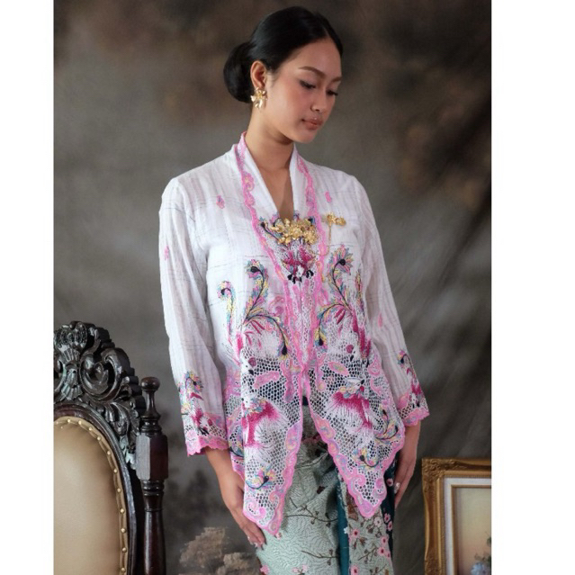 ZAALI - Kebaya Dara White Phoenix