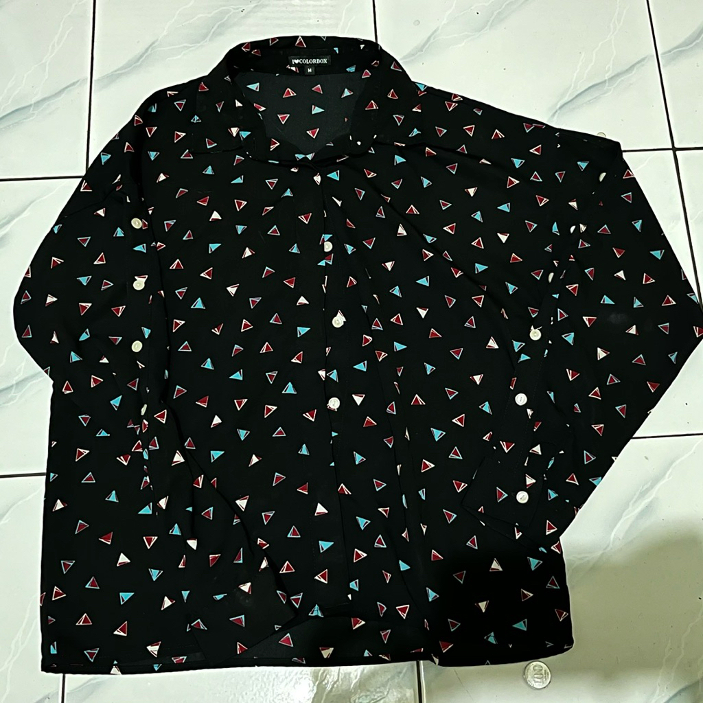 [preloved] kemeja hitam pattern colorbox - kemeja wanita - atasan cewek