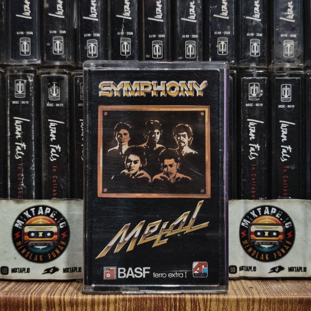 Kaset - Symphony Metal - Fariz RM - Kaset Pita - Radio Tape - Radio - Pemutar Kaset - Retro - Classi