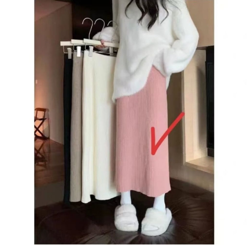 Rok rajut span garis