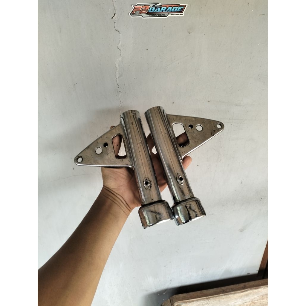 Kupingan lampu pangkon lampu gl100 gl125 original
