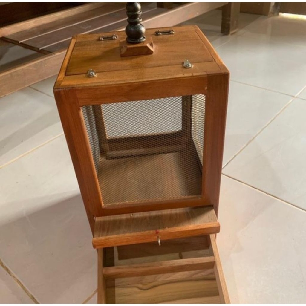 kandang jangkrik kayu