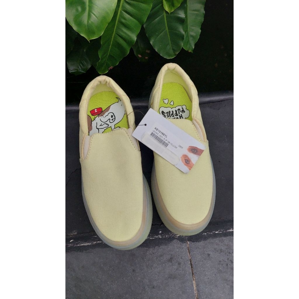 SLIP ON SEPATU WANITA HUSH PUPPIES