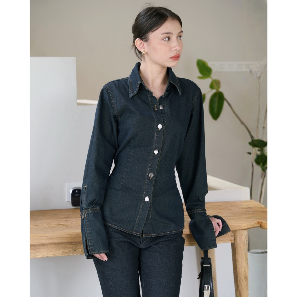 Gracias Label - Yara Shirt (Denim Edition)- Slim Fitted Denim Top Wanita - Kemeja Kerja Wanita - Cas