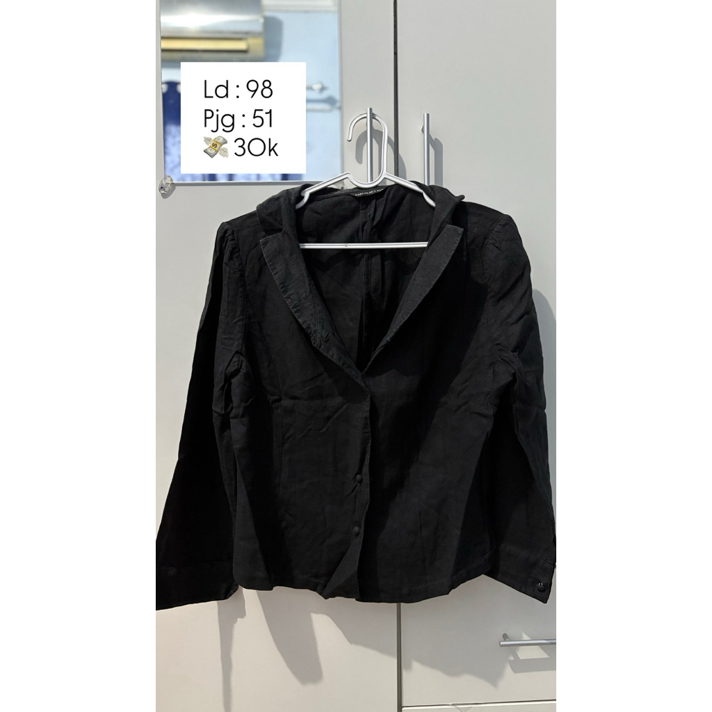 Preloved Kemeja Crop Wanita Hitam Polos