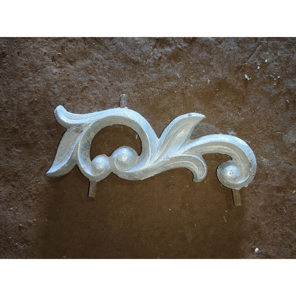 aksesoris ornamen pagar balkon gerbang reling tangga bahan alumunium alferon besi tempa las murah ru