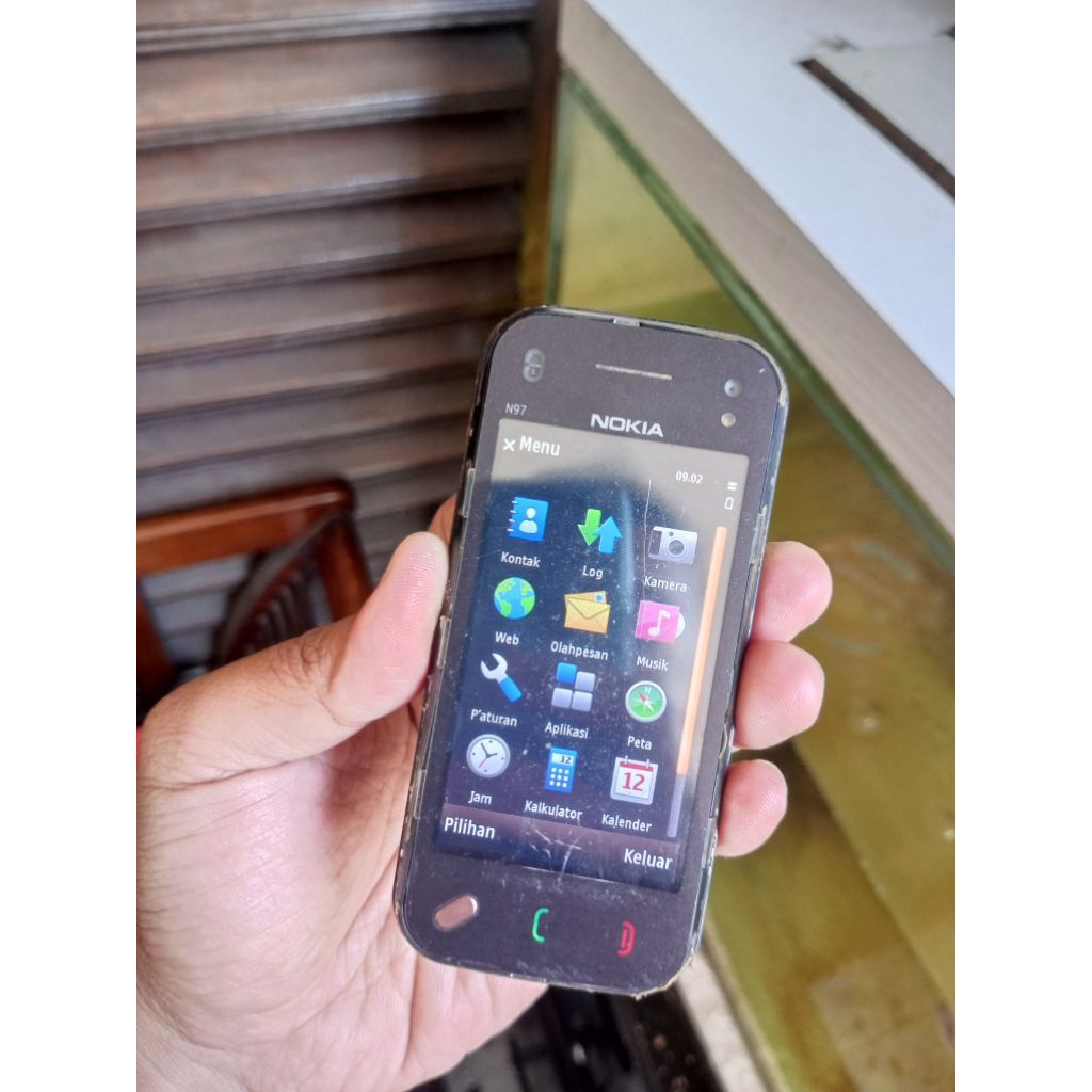 Nokia N97 mini bahan bangunan