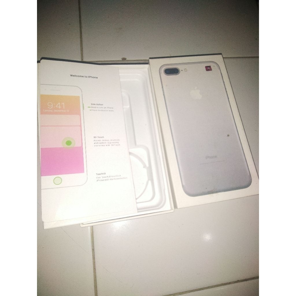 Dus+book Iphone 7 plus silver