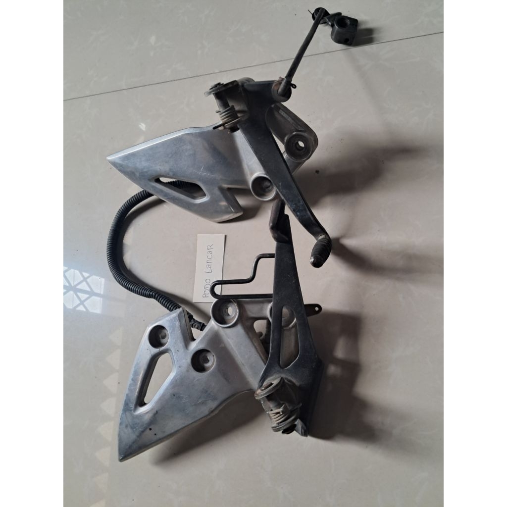 Footstep depan gsx R 150 original