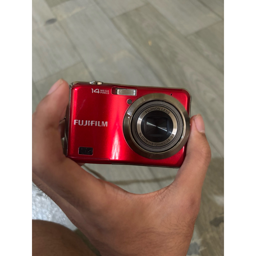Fujifilm FinePix AX245 kamera digital pocket analog