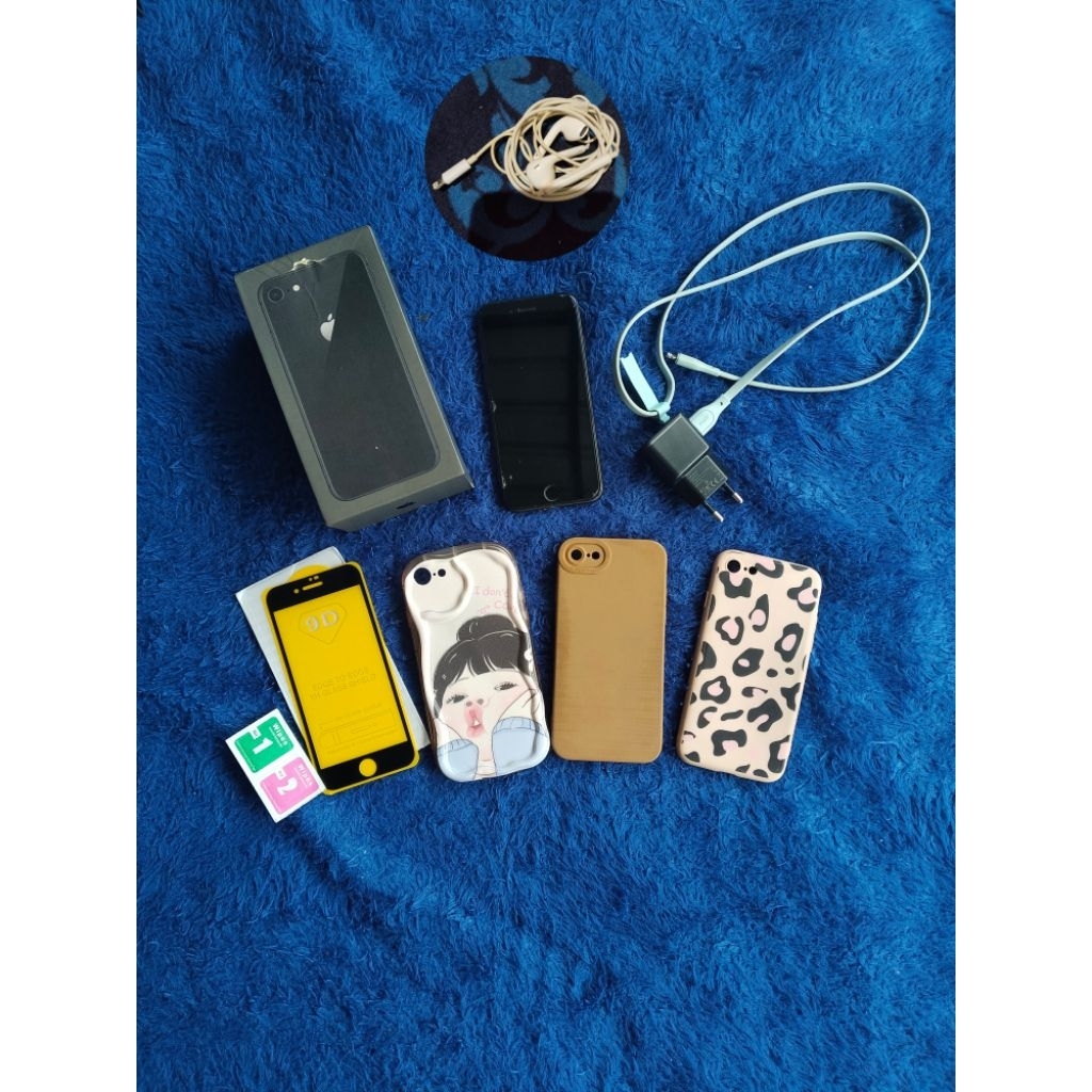HP IPHONE 8 BEKAS MULUS FULLSET 64 GB FREE ANTI GORES CASING SPESIAL 12.12