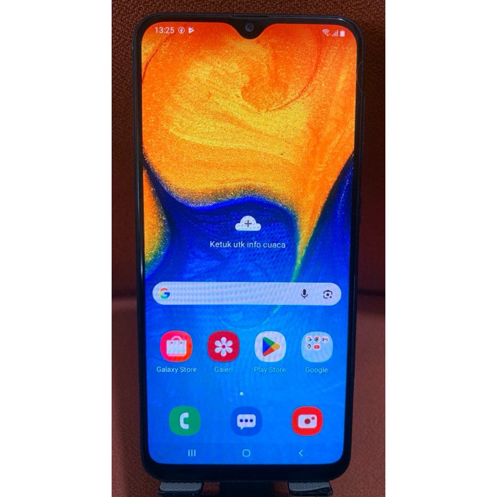 Hp murah second normal,masih ORIGINAL Samsung A20 Ram 3/32 minus retak sehelai
