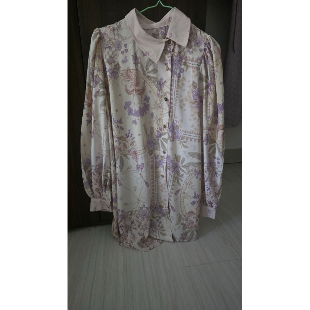 Preloved Wearing Klamby