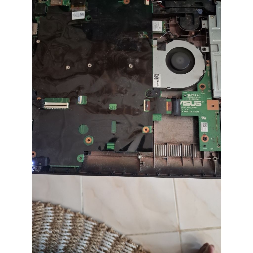 mobo asus x441m cpu N4000 kondisi normal tested