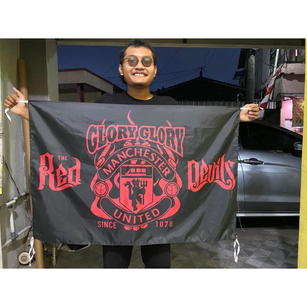 BERKUALITAS + BENDERA MANCHESTER UNITED + GIANTFLAG MANCHESTER UNITED + MINIFLAG MANCHESTER UNITED +