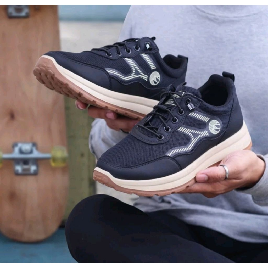 Sepatu Sneakers Super Ringan Outfit Cowok Keren Sepatu Running Kekinian